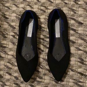 Rothys black pointed toe flats - no insoles